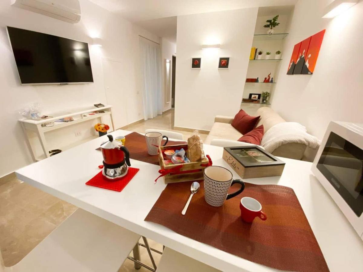 Rosso Partenopeo Suite Napoli Esterno foto