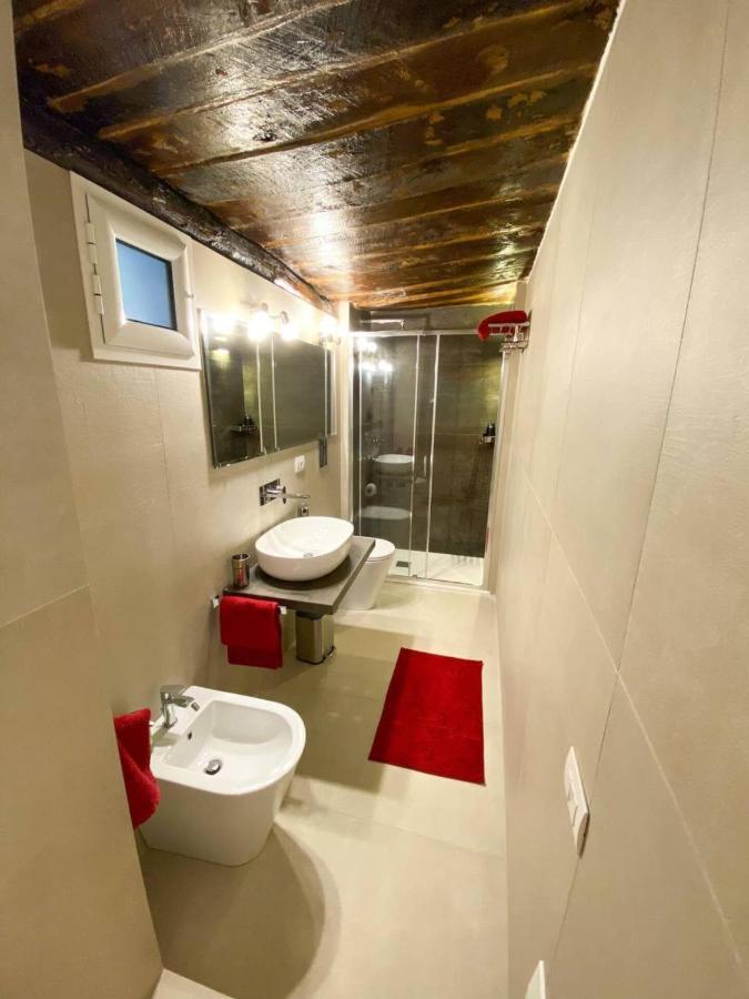 Rosso Partenopeo Suite Napoli Esterno foto
