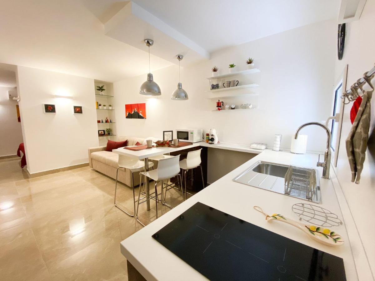 Rosso Partenopeo Suite Napoli Esterno foto